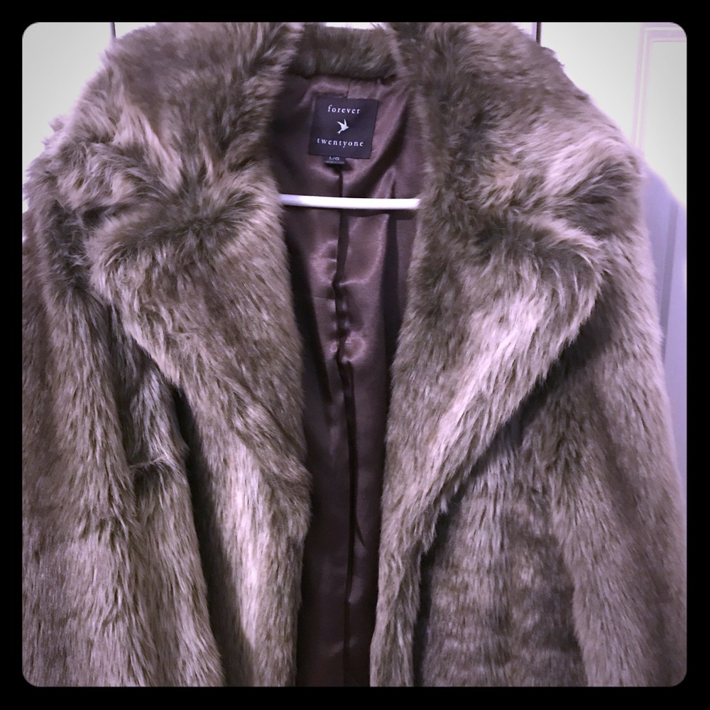 Forever 21 faux fur jacket NWOT